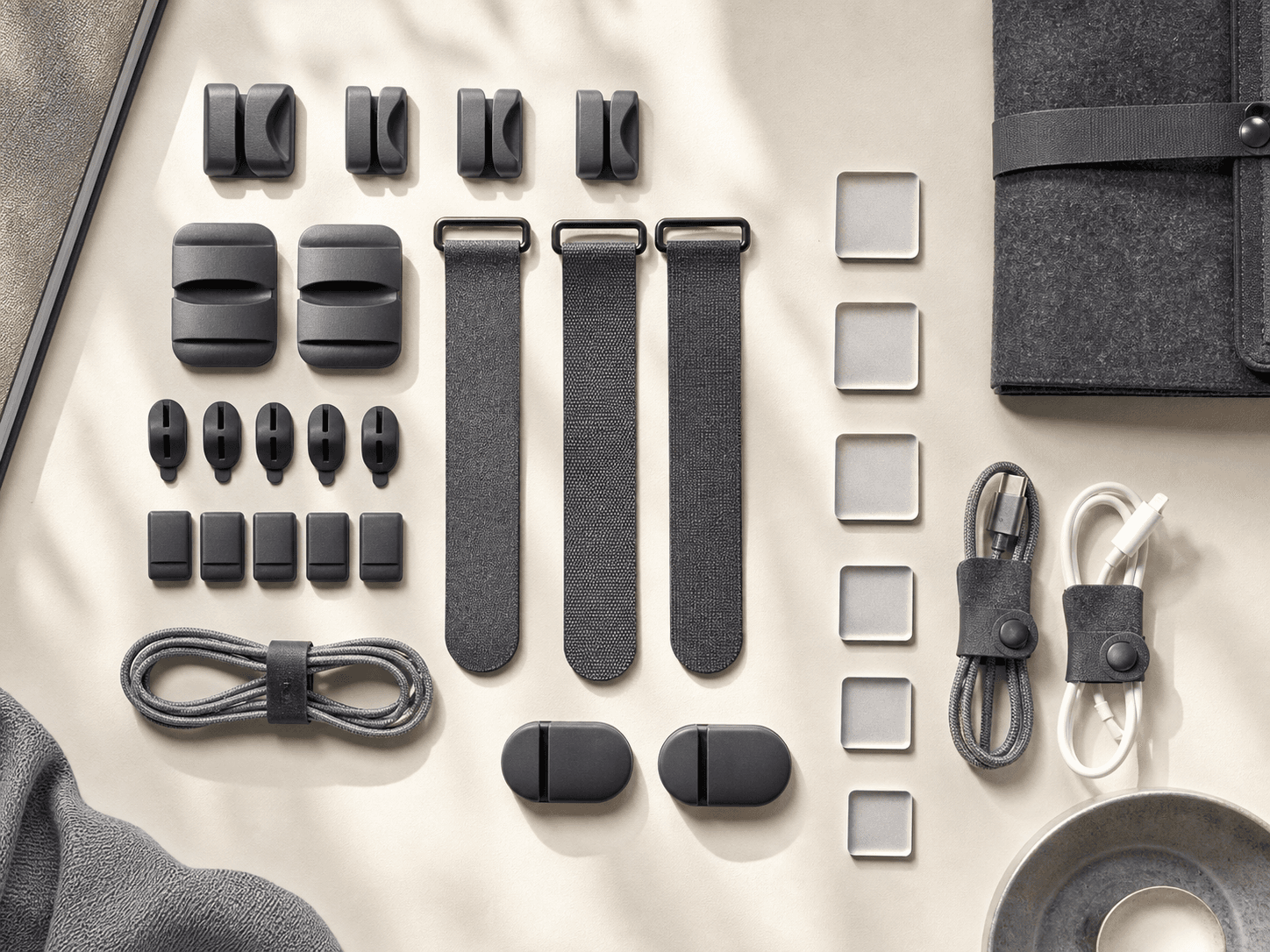 Cable Management Kit in graphite and silver finish